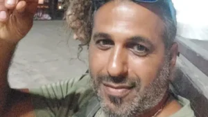 תמונה של ברק צח, שנהרג מתקיפת כרישים במהלך בים התיכון