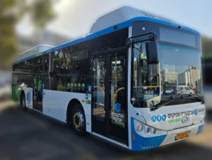 אוטובוס אלקטרה אפיקים מונע גז טבעי (CNG BUS) חדש בפתח תקווה