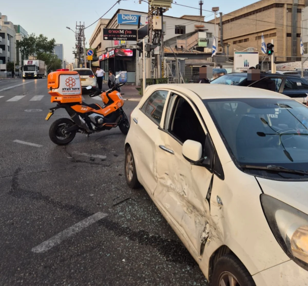 זירת תאונה דרכים ברחוב הסיבים בפתח תקווה