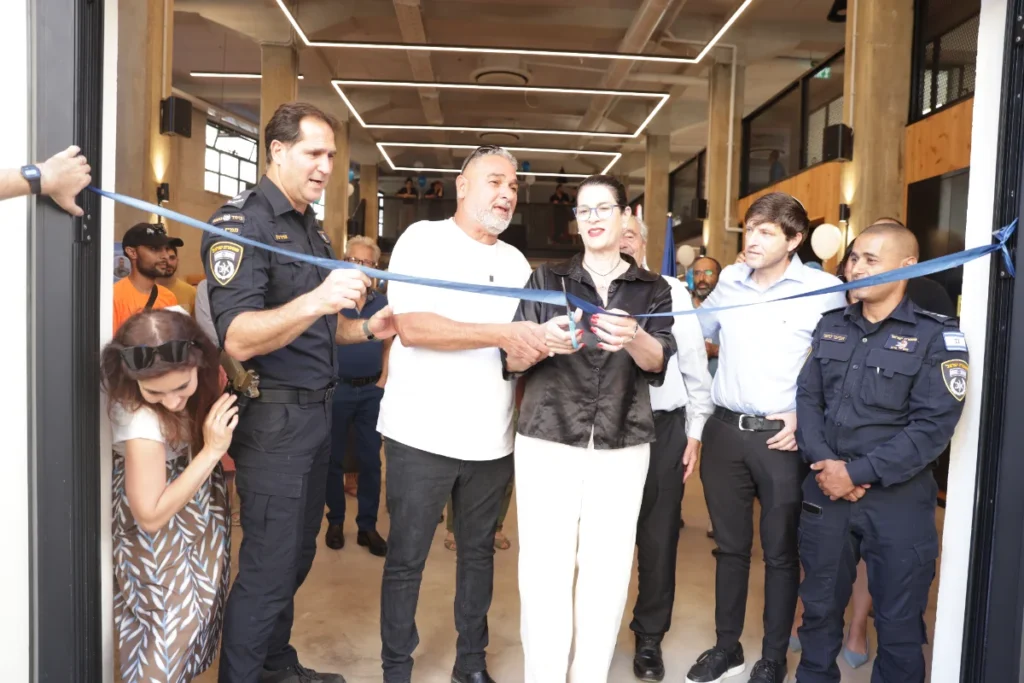 מרכز הצעירים החדש ברחוב אוסישקין פתח תקווה