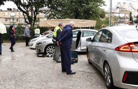 תעלומה: כ־30 כלי רכב נוקבו ברחוב סלנט בפתח תקווה