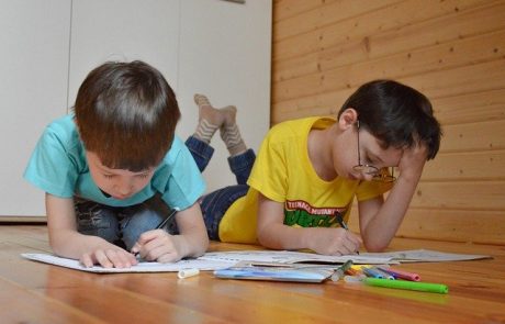 מהו עיכוב התפתחותי ומהן הסיבות הגורמות לו?